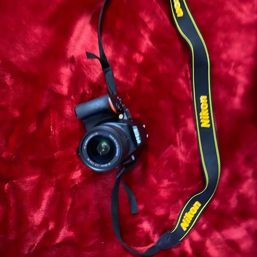 DSLR CAMERA - NIKON D3500